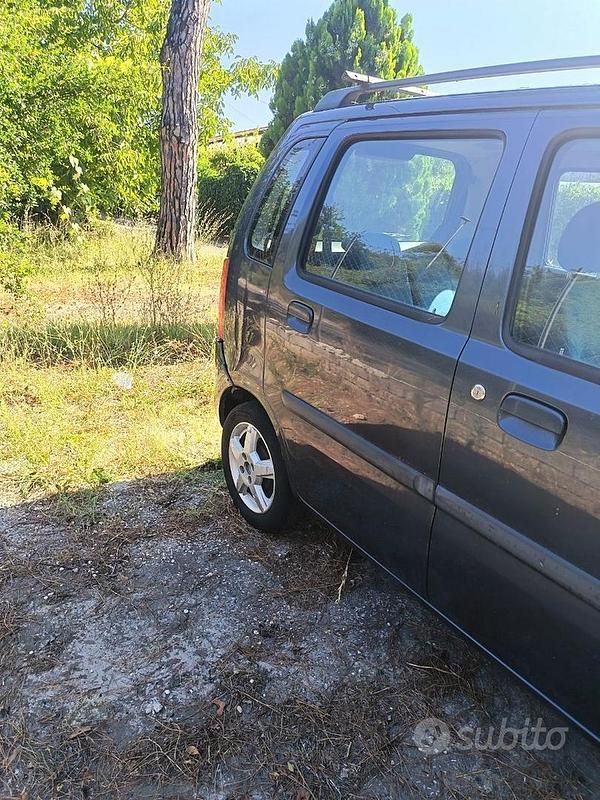 Usata Opel Agila 75 CV (55 kW) 2006 Grigio Utilitaria