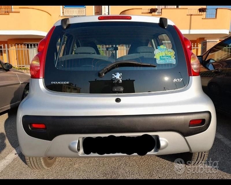 Usata Peugeot 107 54 CV (39 kW) 2007 Grigio Utilitaria