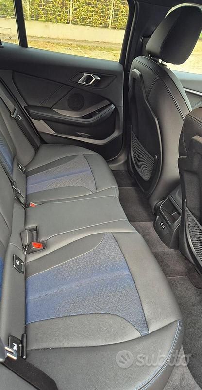 Usata BMW 116 Shadowline 116 CV (85 kW) 2023 Grigio Utilitaria