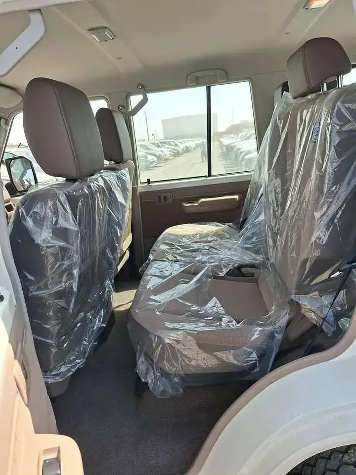Nuova Toyota Land Cruiser 231 CV (169 kW) 2026 Bianco SUV