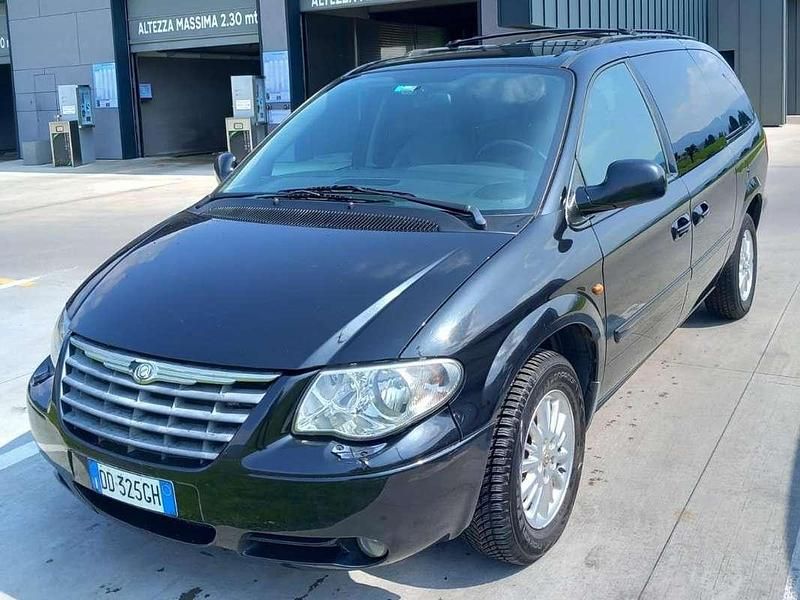 Usata Chrysler Grand Voyager 150 CV (110 kW) 2006 Nero Monovolume