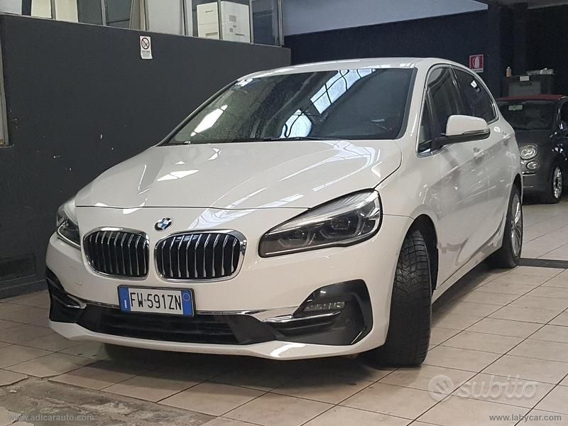 Usata BMW 216 Active Tourer Luxury Line 116 CV (85 kW) 2019 Bianco Monovolume