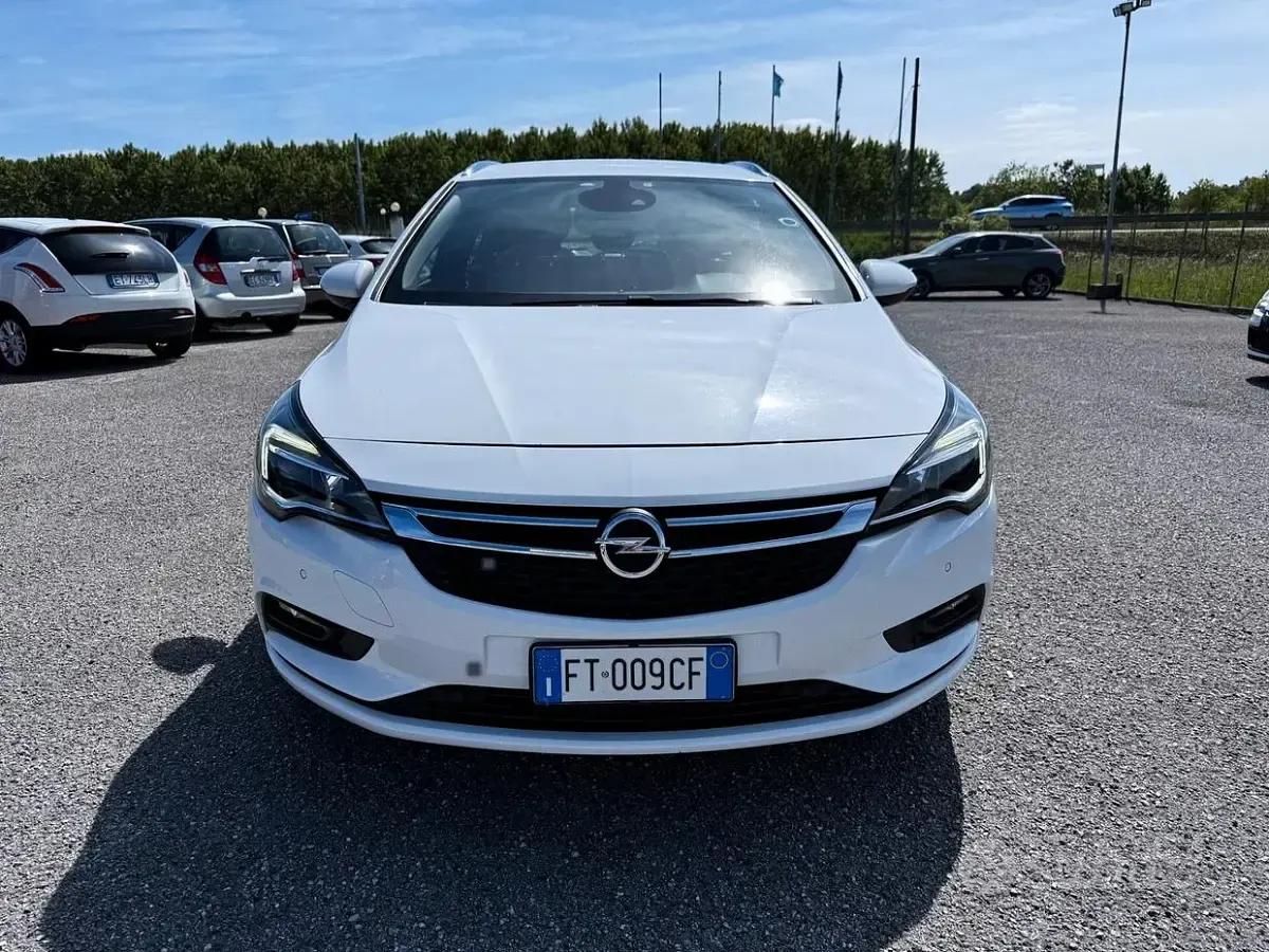 Usata Opel Astra Dynamic 110 CV (80 kW) 2018 Bianco Station wagon
