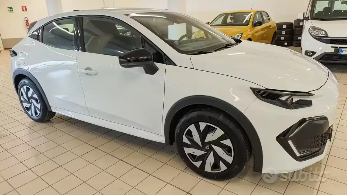 Nuova Renault Clio V Evolution 116 CV (85 kW) 2026 Bianco Berlina
