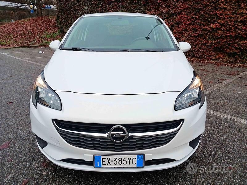 Bianco Usata 2015 Opel Corsa Tre volumi | 6500 € (Buon prezzo) - Immagine 1/4