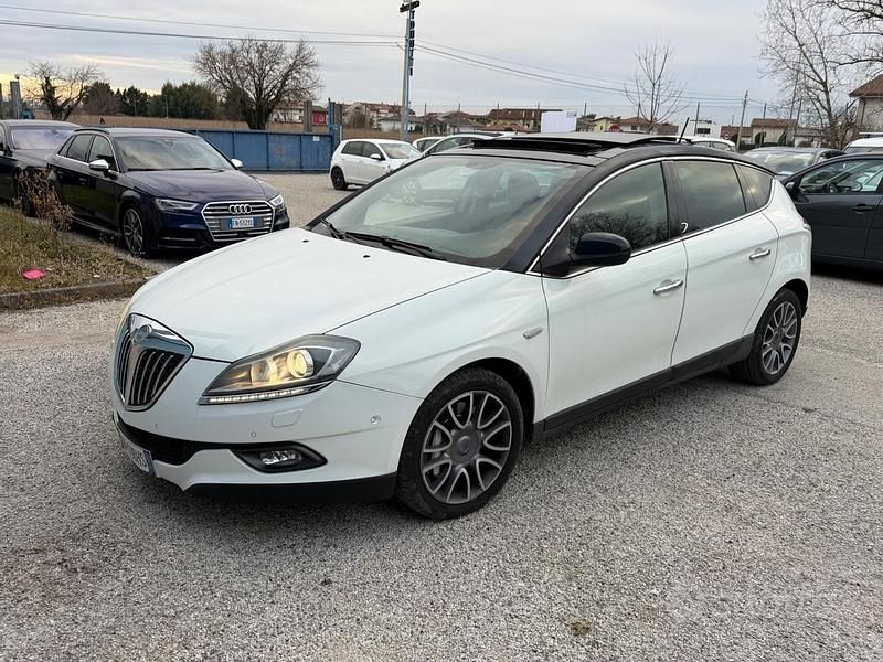 Usata Lancia Delta 120 CV (88 kW) 2009 Bianco Utilitaria