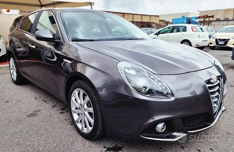 Usata Alfa Romeo Giulietta Distinctive 105 CV (77 kW) 2015 Grigio Utilitaria