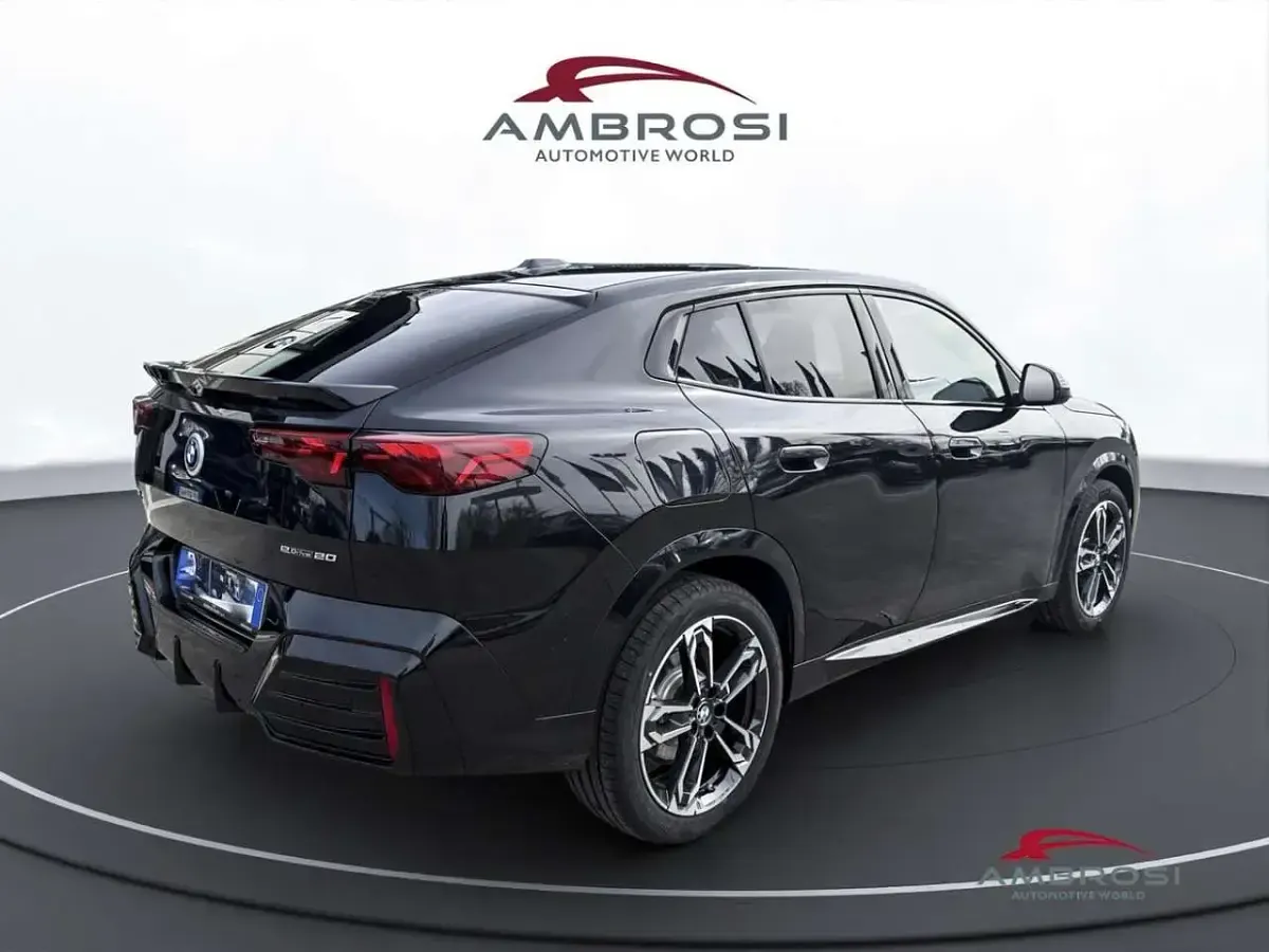 Neu BMW iX2 M Sport 150 kW (204 PS) 2026 Schwarz SUV