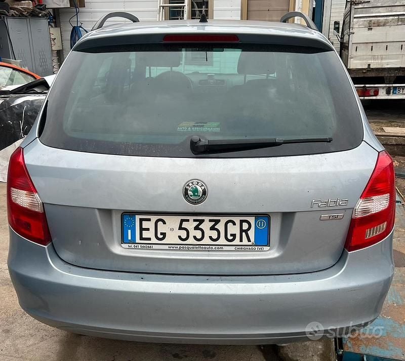 Usata Skoda Fabia 86 CV (63 kW) 2011 Grigio Station wagon