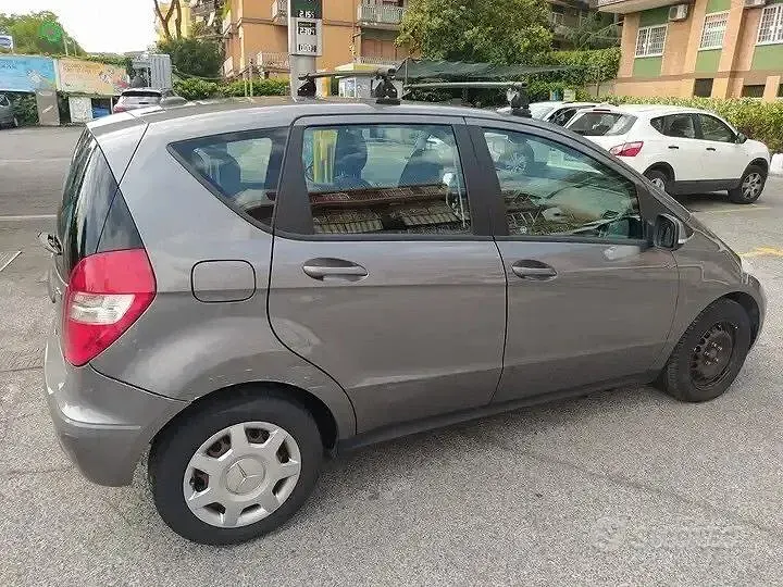 Occasion Mercedes A180 Elegance 109 ch (80 kW) 2011 Gris Berline