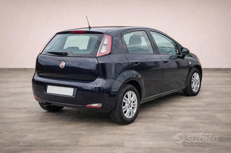 Usata Fiat Punto Emotion 77 CV (56 kW) 2015 Utilitaria
