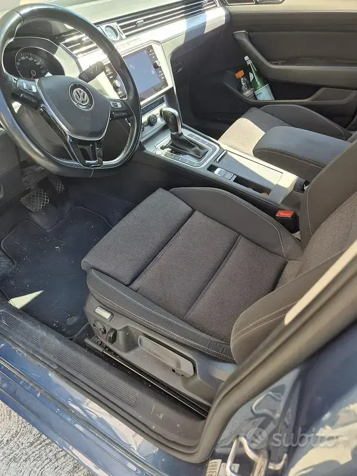 Usata VW Passat 150 CV (110 kW) 2018 Bluazzurro Station wagon