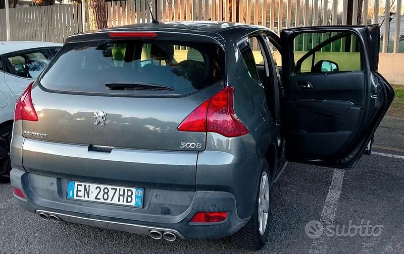Usata Peugeot 3008 Premium 112 CV (82 kW) 2011 Grigio Station wagon
