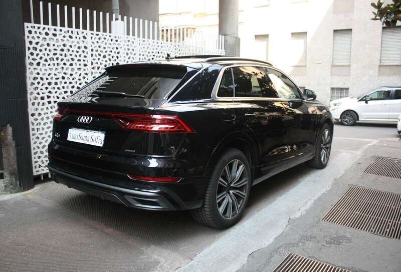 Usata Audi Q8 S-Line 286 CV (210 kW) 2021 Nero mythos met. SUV
