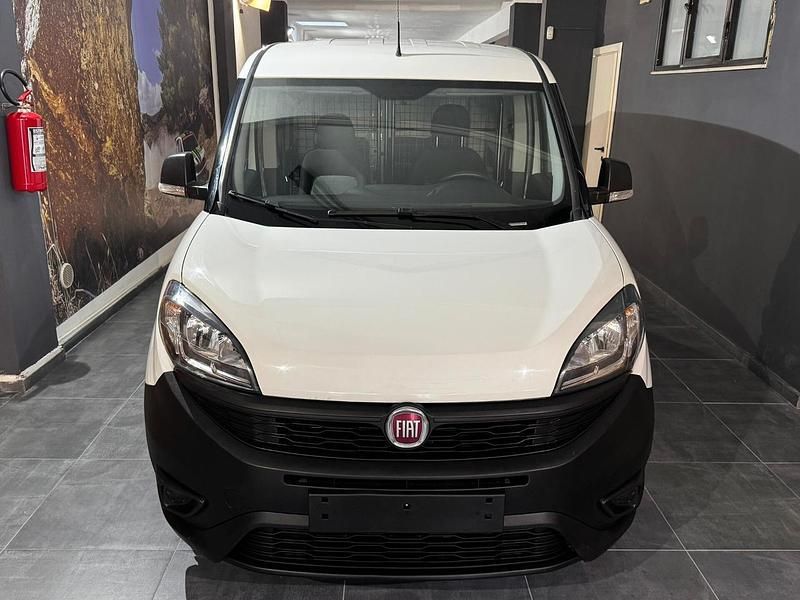 Usata Fiat Doblò 104 CV (76 kW) 2020 Bianco Monovolume