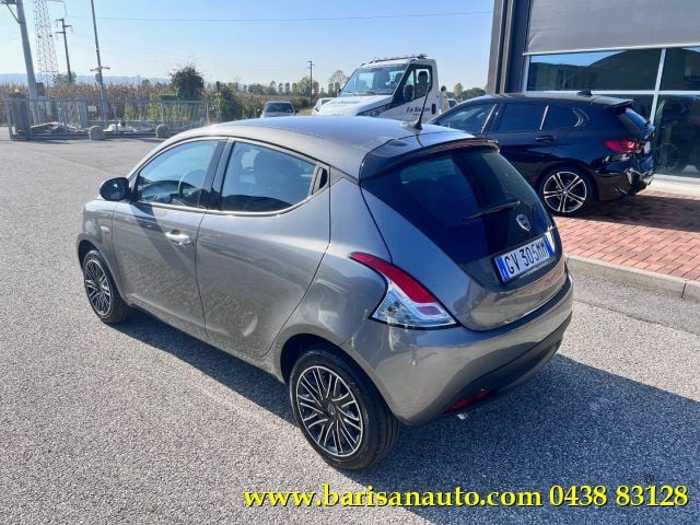 Usata Lancia Ypsilon S 69 CV (50 kW) 2024 Grigio scuro Utilitaria