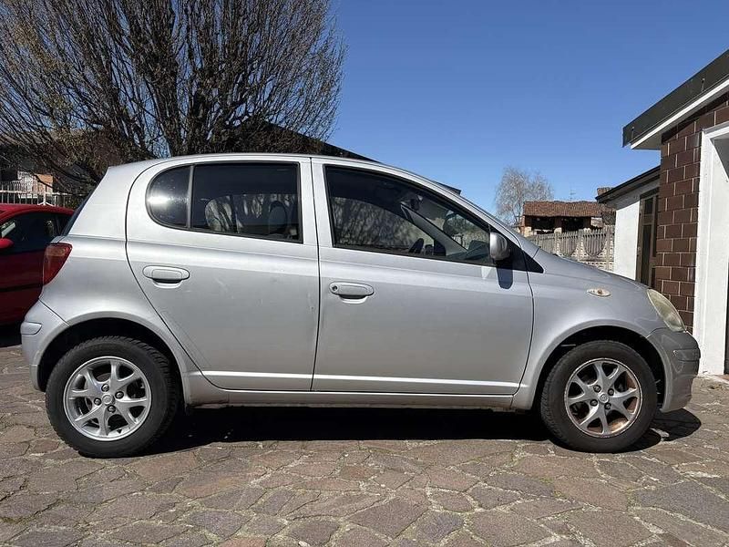 Usata Toyota Yaris Sol 65 CV (47 kW) 2005 Utilitaria