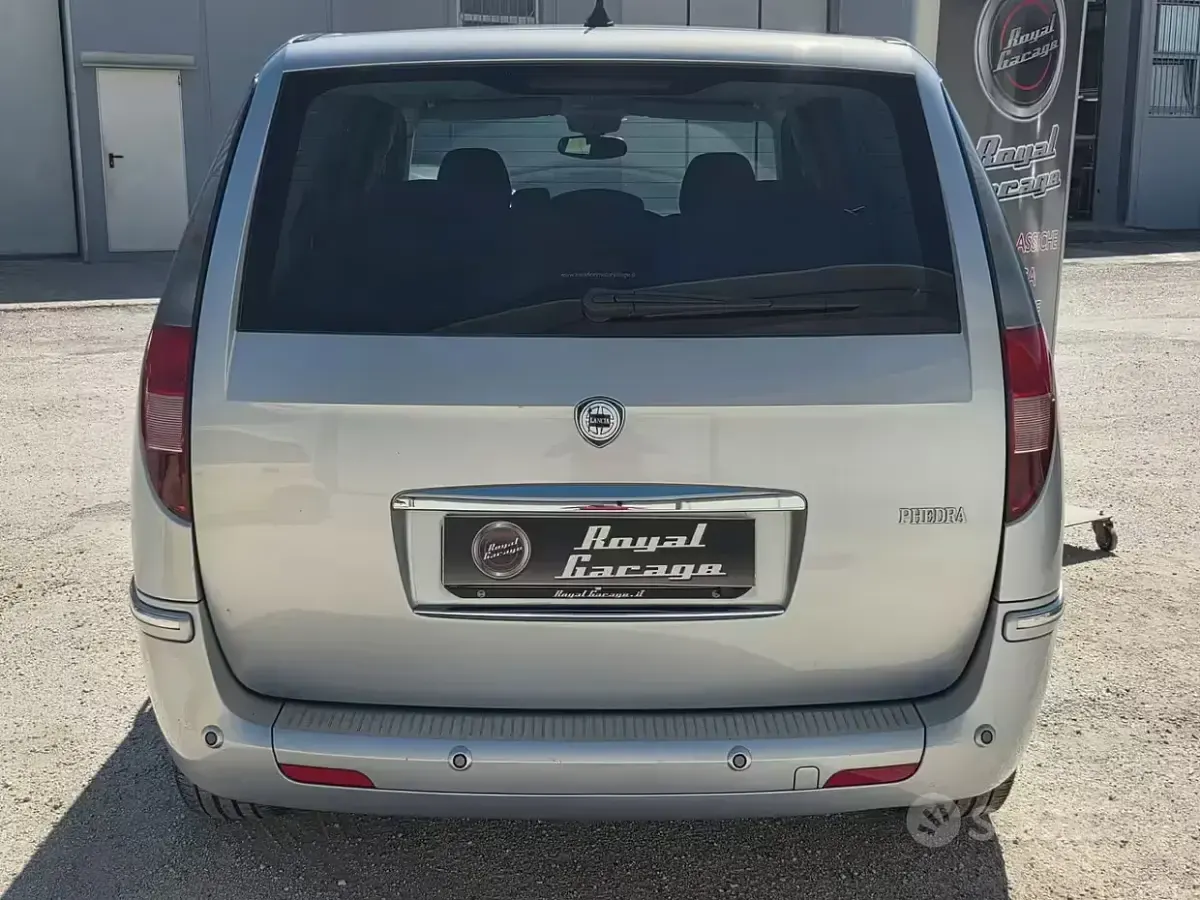 Usata Lancia Phedra 136 CV (100 kW) 2026 Grigio Monovolume