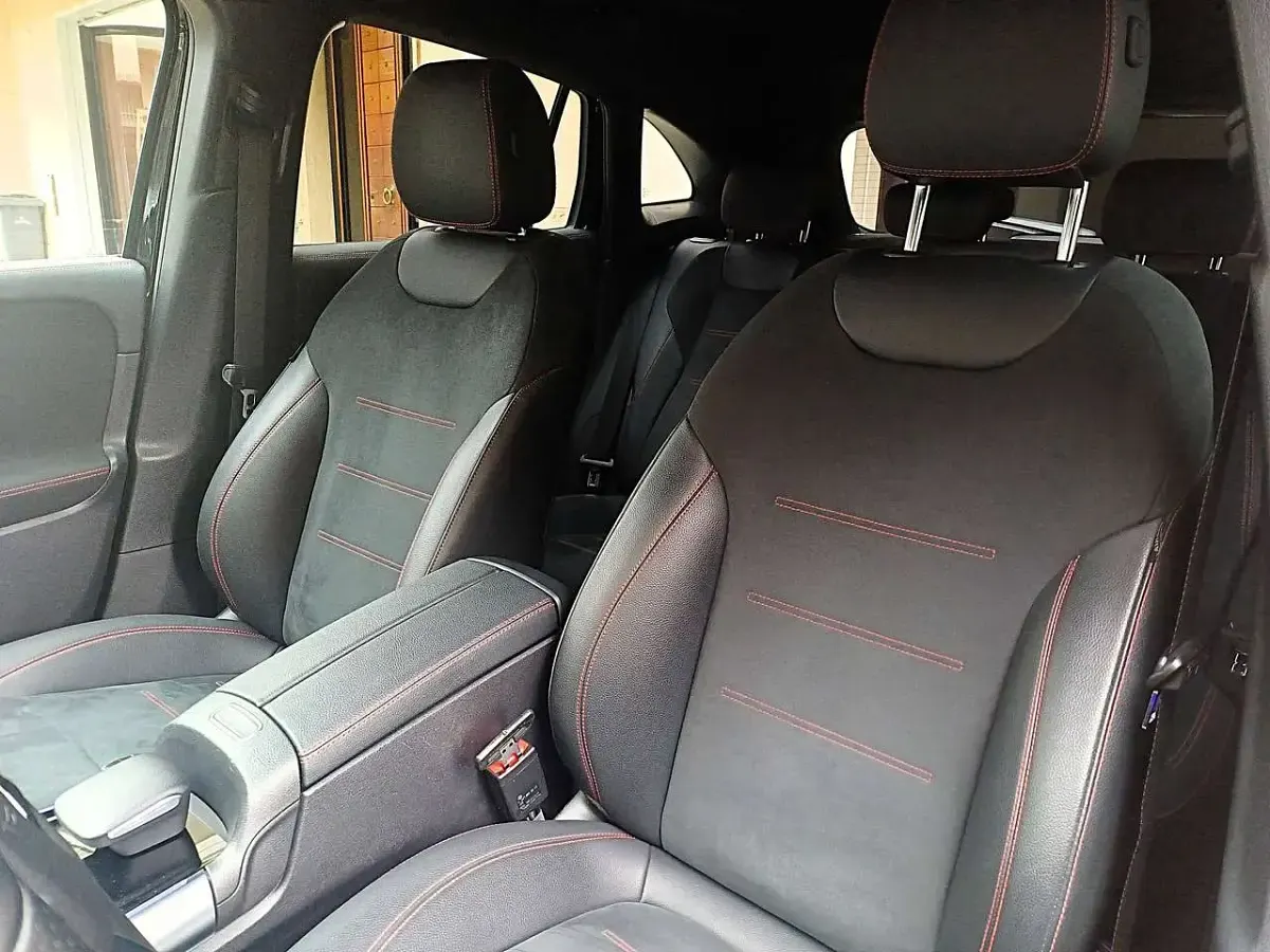 Begagnad Mercedes GLA180 Premium 116 HK (85 kW) 2022 Svart SUV