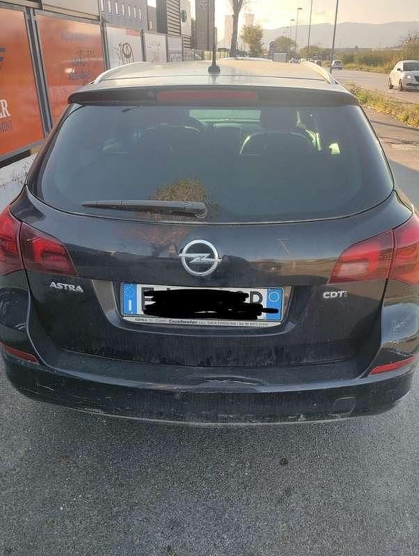 Usata Opel Astra Cosmo 110 CV (80 kW) 2010 Nero Station wagon