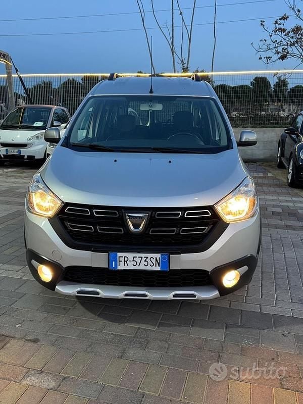 Gebraucht Dacia Dokker Stepway 90 PS (66 kW) 2018 Grau Van / Kleinbus