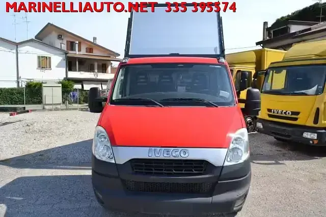 Usata Iveco Daily 126 CV (92 kW) 2014 Rosso Furgone