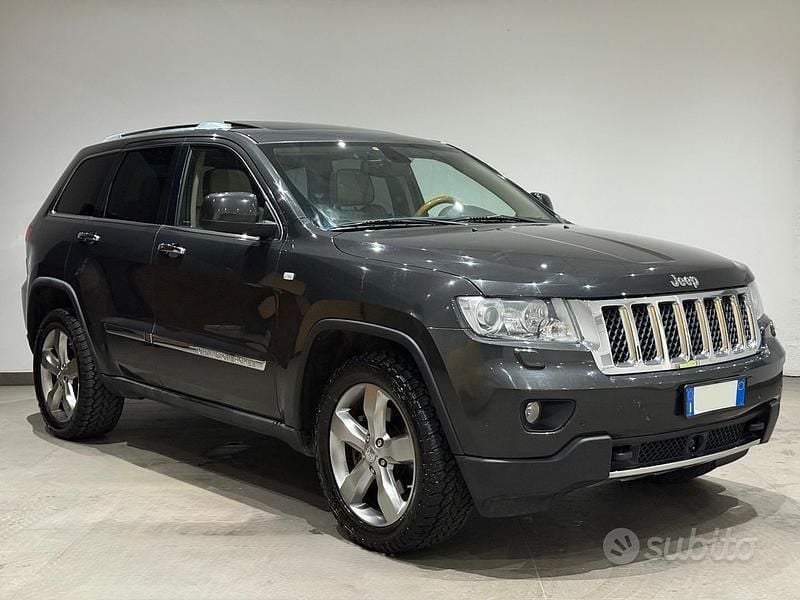 Usata Jeep Grand Cherokee Overland 241 CV (177 kW) 2011 Grigio SUV