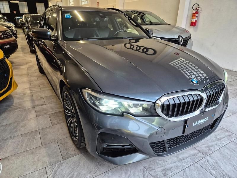 Usata BMW 320e M Sport 190 CV (139 kW) 2021 Grigio Station wagon