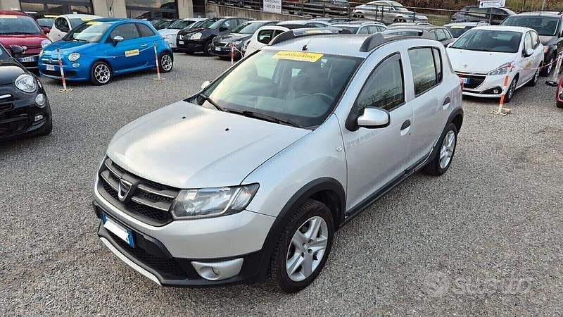 Usata Dacia Sandero Prestige 90 CV (66 kW) 2014 Grigio SUV