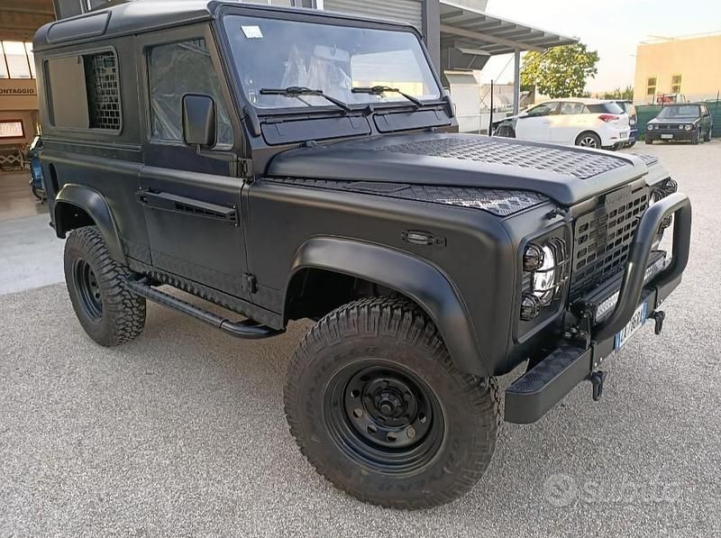 Usata Land Rover Defender 122 CV (89 kW) 2002 Nero SUV