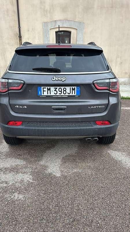 Usata Jeep Compass Limited 140 CV (102 kW) 2017 Grigio SUV