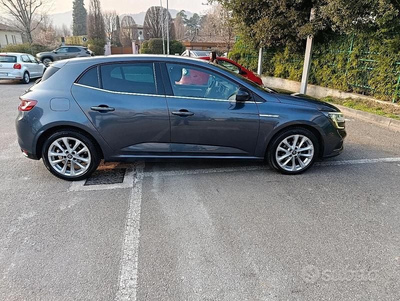 Usata Renault Mégane IV 110 CV (80 kW) 2018 Grigio Berlina