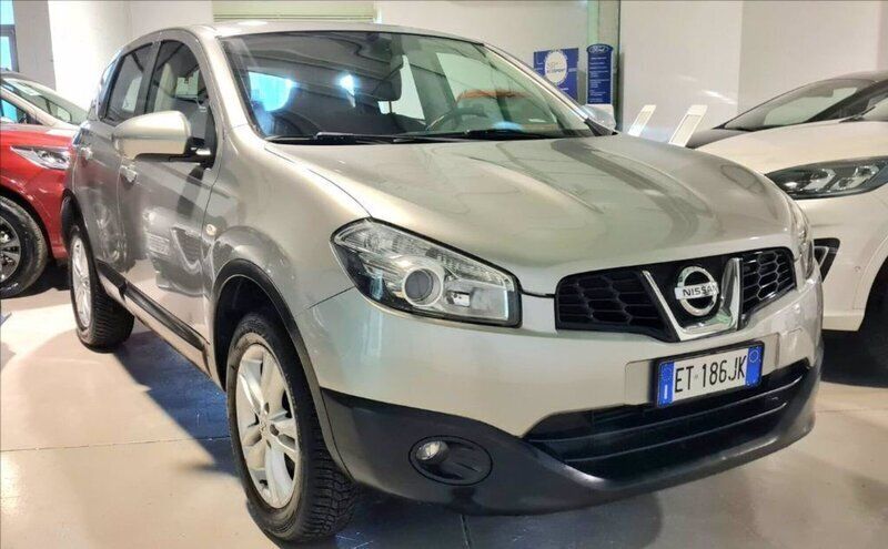 Usata Nissan Qashqai 360º 110 CV (80 kW) 2013 Argento metallizzato SUV