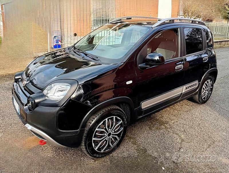 Usata Fiat Panda Cross Cross 95 CV (69 kW) 2016 Nero Utilitaria