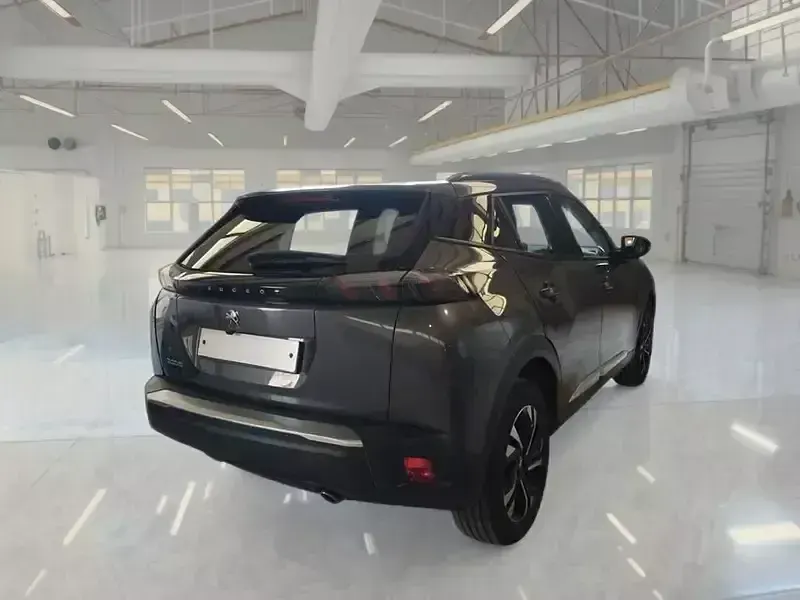 Usata Peugeot 2008 Allure 130 CV (95 kW) 2022 SUV