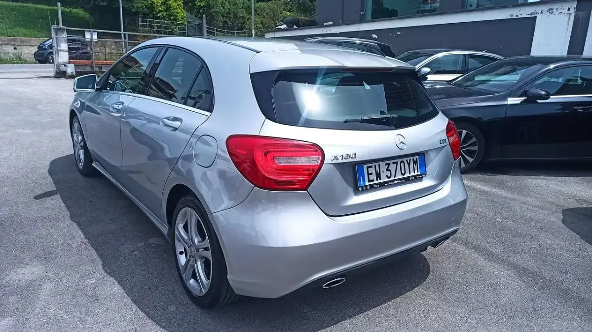 Usata Mercedes A180 109 CV (80 kW) 2014 Argento Berlina