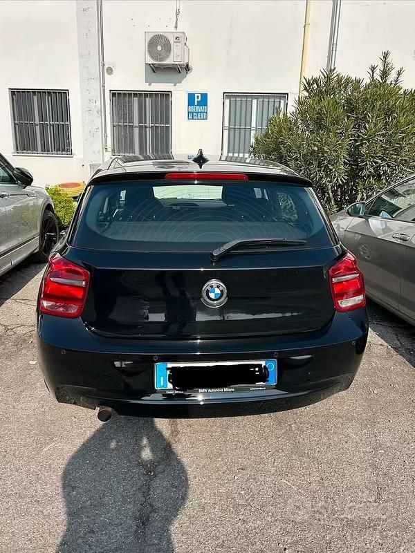 Usata BMW 114 102 CV (75 kW) 2014 Nero Utilitaria