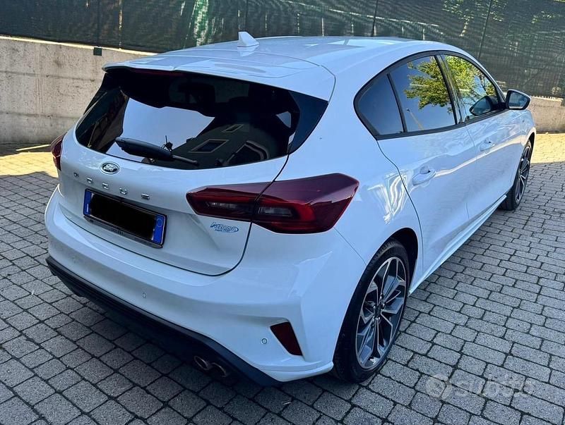 Usata Ford Focus ST-Line X 120 CV (88 kW) 2023 Bianco Berlina