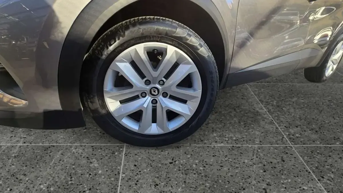 Usata Renault Captur Zen 101 CV (74 kW) 2021 Grigio SUV