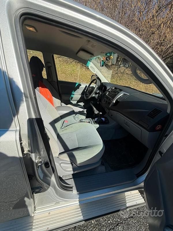 Usata Toyota HiLux SR 171 CV (125 kW) 2007 Pick-up