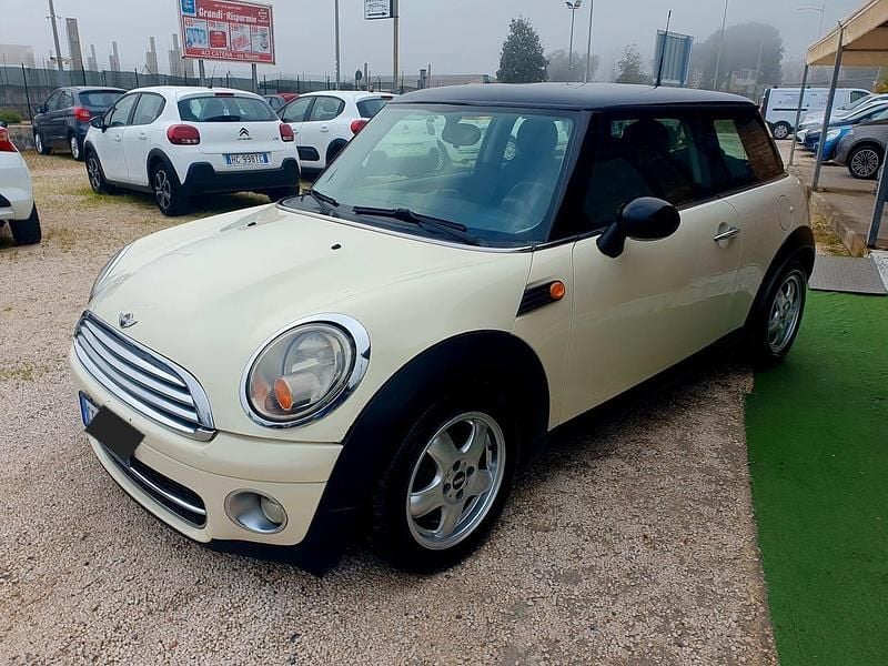 Usata Mini Cooper D 110 CV (80 kW) 2008 Beige Utilitaria