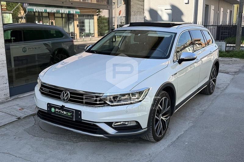 Usata VW Passat Alltrack Business 239 CV (175 kW) 2017 Bianco Station wagon