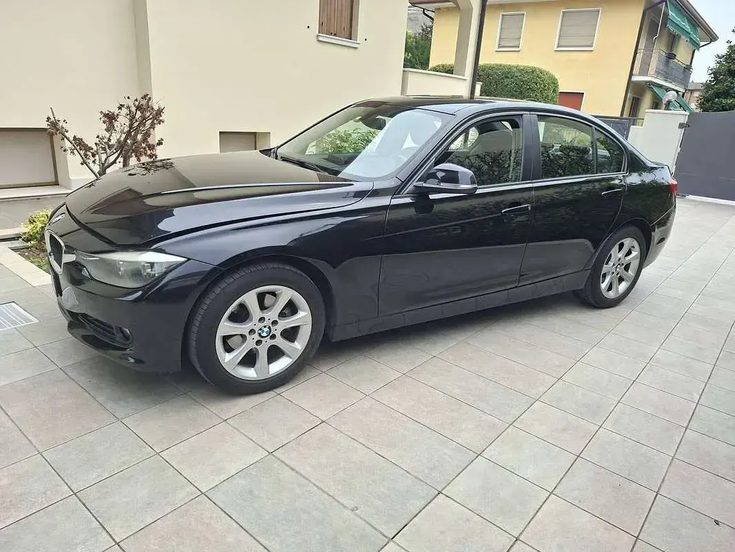 Usata BMW 320 184 CV (135 kW) 2015 Blu/azzurro Berlina