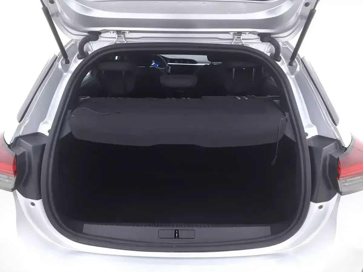 Usata Opel Corsa 101 CV (74 kW) 2025 Argentoargento Utilitaria