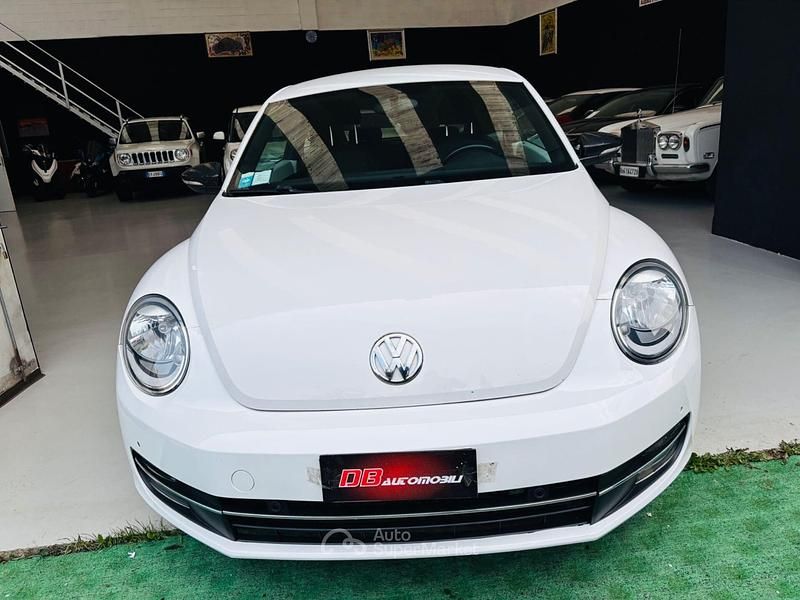 Usata VW Beetle Design 105 CV (77 kW) 2012 Bianco Utilitaria