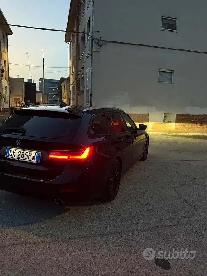 Usata BMW 318 Comfort Edition 150 CV (110 kW) 2022 Nero Station wagon