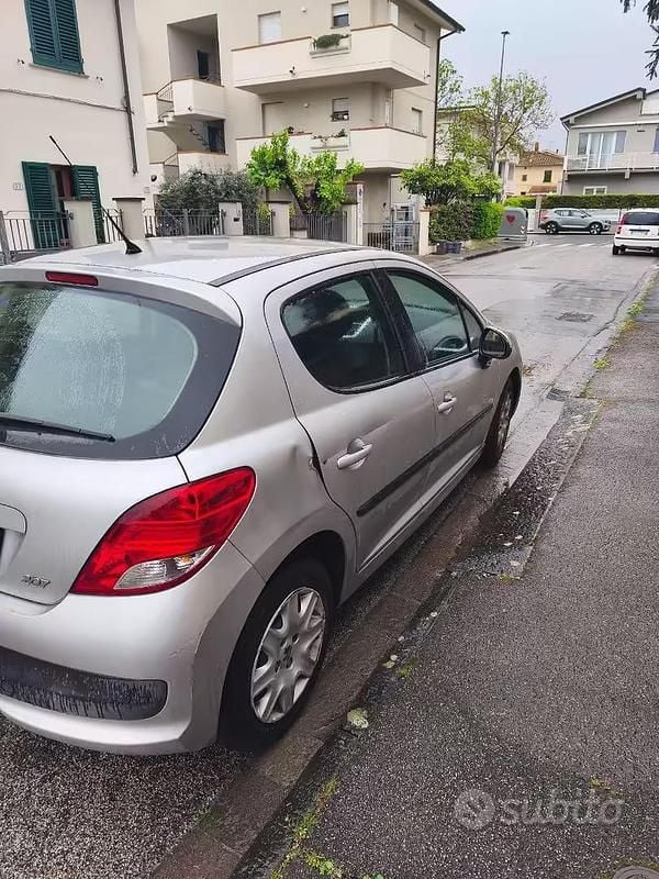 Usata Peugeot 207 70 CV (51 kW) 2011 Grigio Berlina
