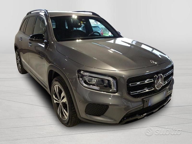 Usata Mercedes GLB200 150 CV (110 kW) 2022 Grigio SUV
