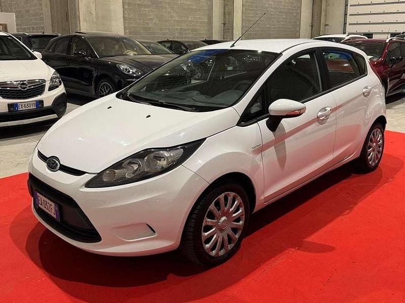 Usata Ford Fiesta Titanium 95 CV (69 kW) 2009 Bianco Utilitaria