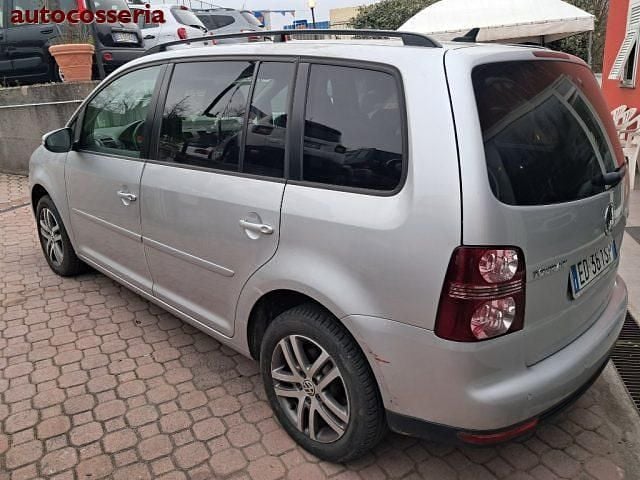 Usata VW Touran 150 CV (110 kW) 2010 Argento Monovolume